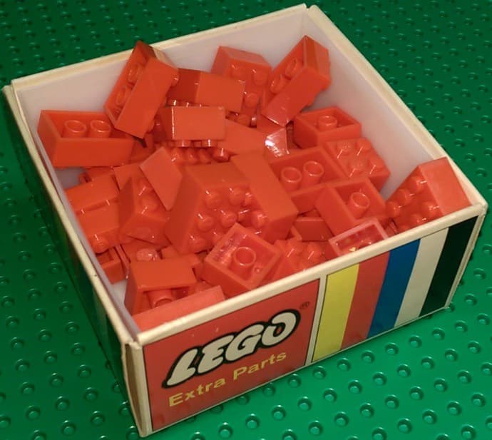 Assorted Basic Bricks - Red LEGO set (#051-1)