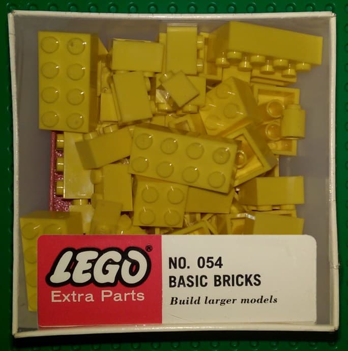 Assorted Basic Bricks - Yellow LEGO set (#054-1)