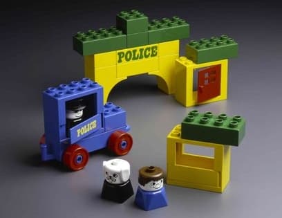 Police Station LEGO set (#080-3, 1976)