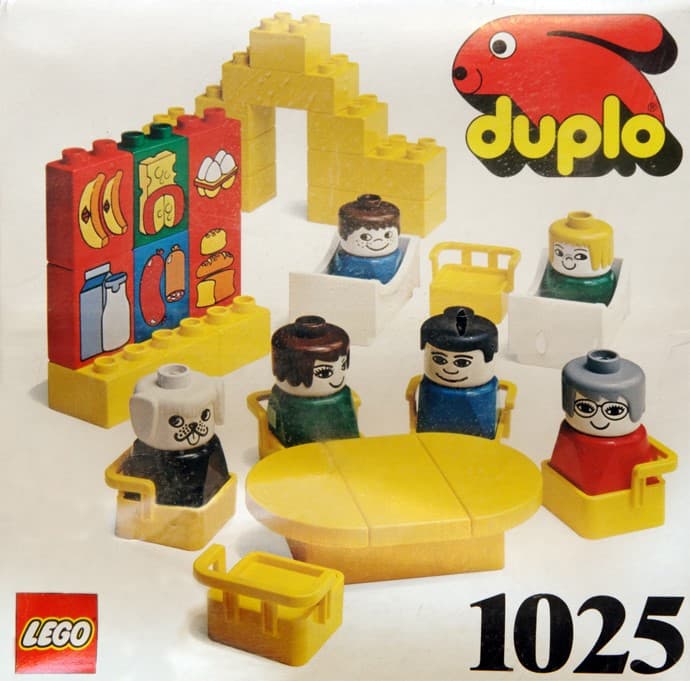 Figures and Furniture LEGO set (#1025-1)