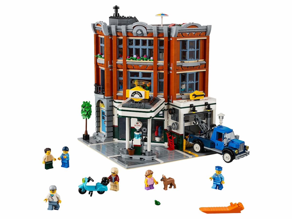 Corner Garage LEGO set (#10264-1)