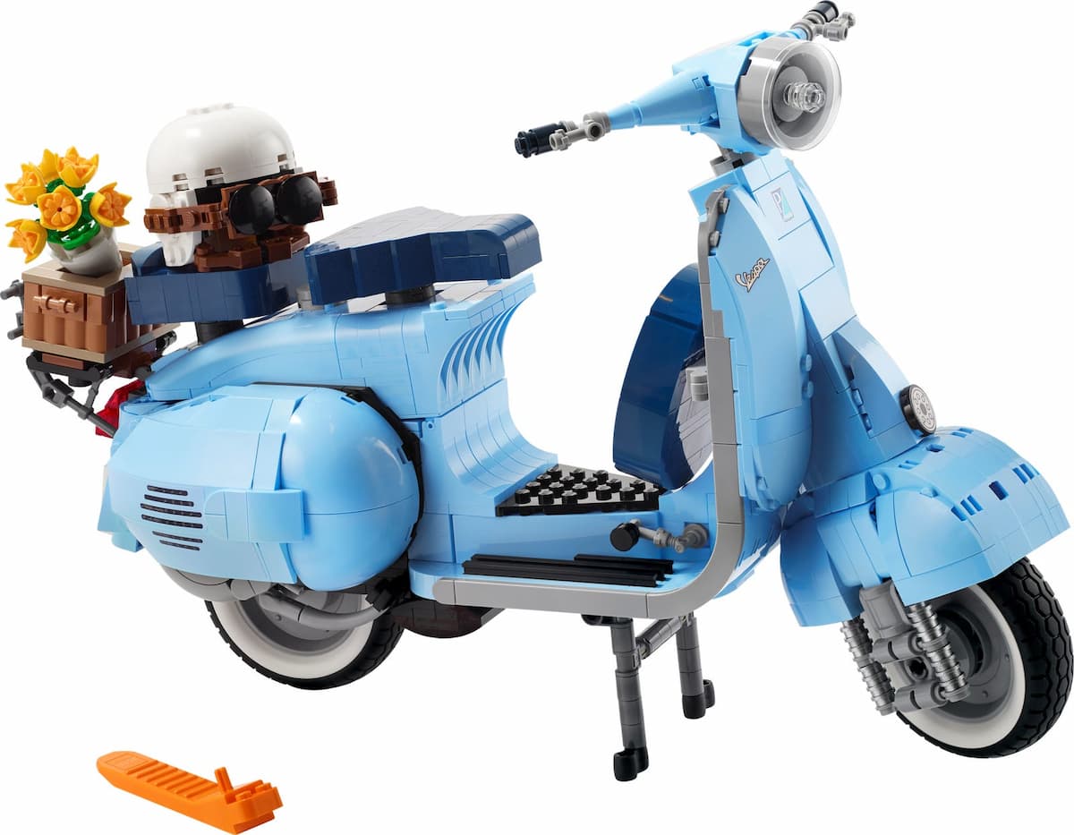 Vespa 125 LEGO set (#10298-1)