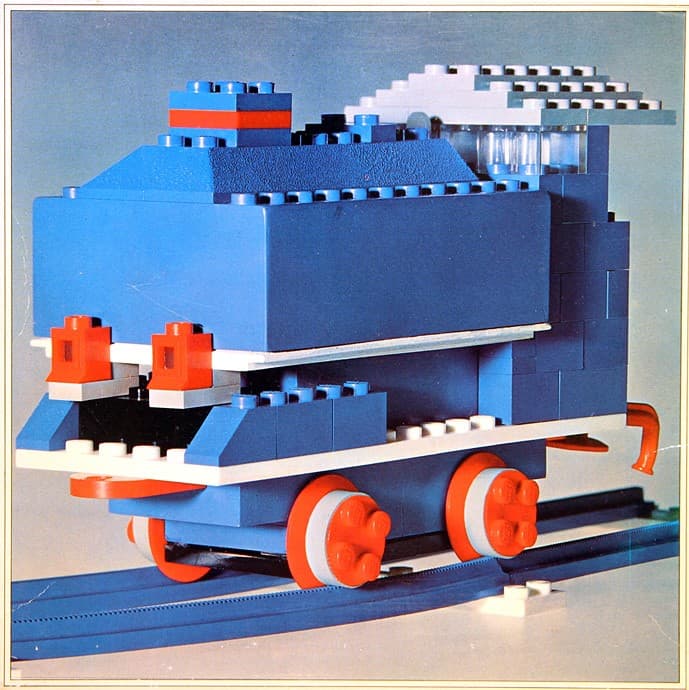 Locomotive with Motor LEGO set (#112-2)