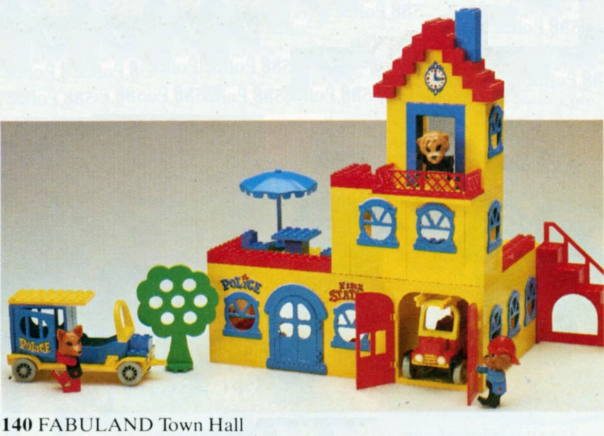 Town Hall LEGO set (#140-1)