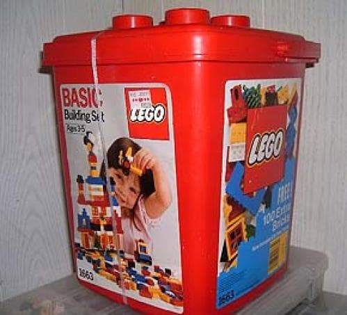 Basic Building Set in Bucket LEGO set (#1663-1)