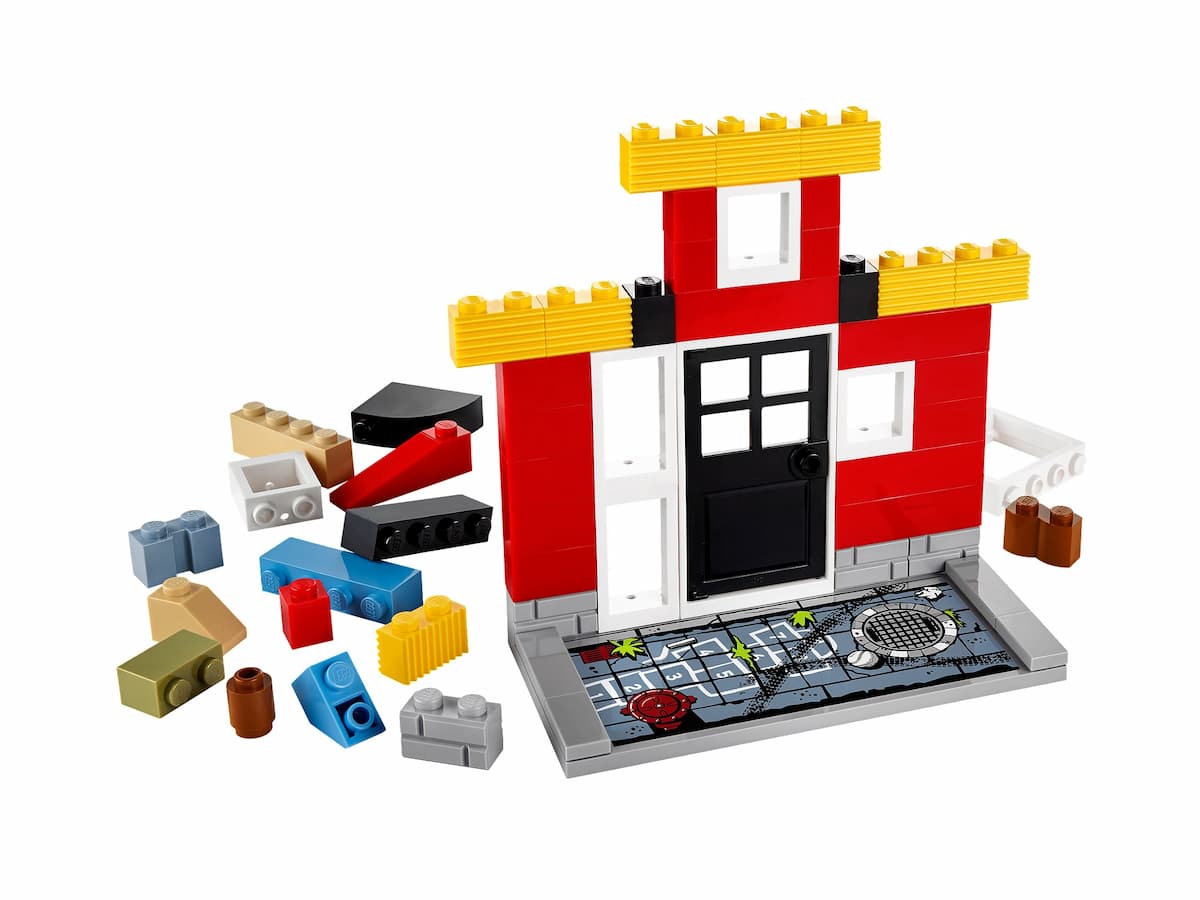 Town Master LEGO set (#21204-1)