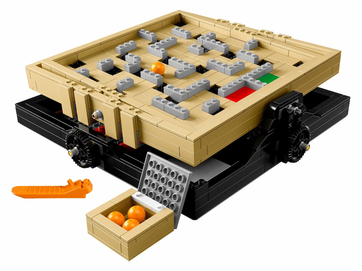 Maze LEGO set (#21305-1)