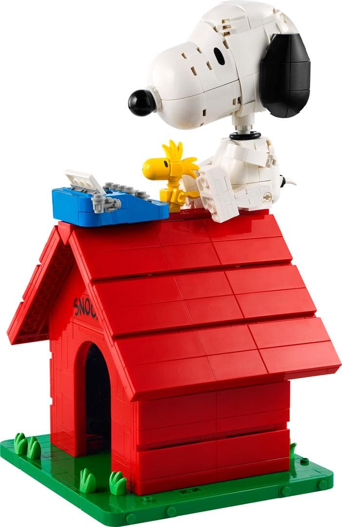 Peanuts: Snoopy's Doghouse LEGO set (#21368-1)