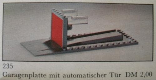 Garage Plate and Door (Gray Base and Door Frame) LEGO set (#235-2)