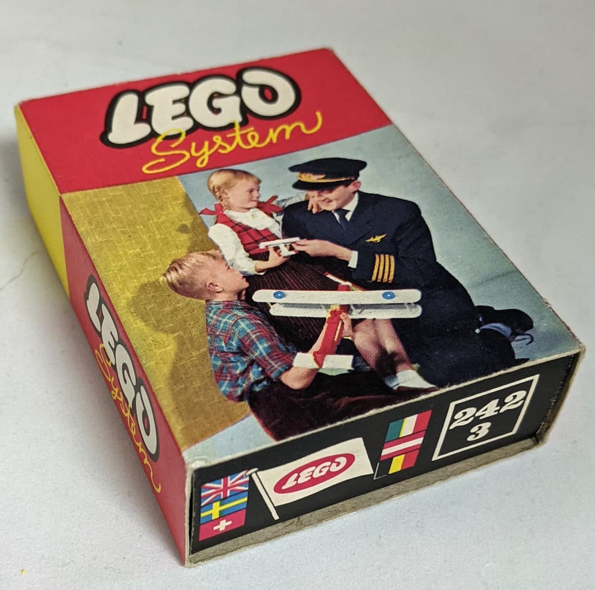 6 International Flags -3- LEGO set (#242.3-1)