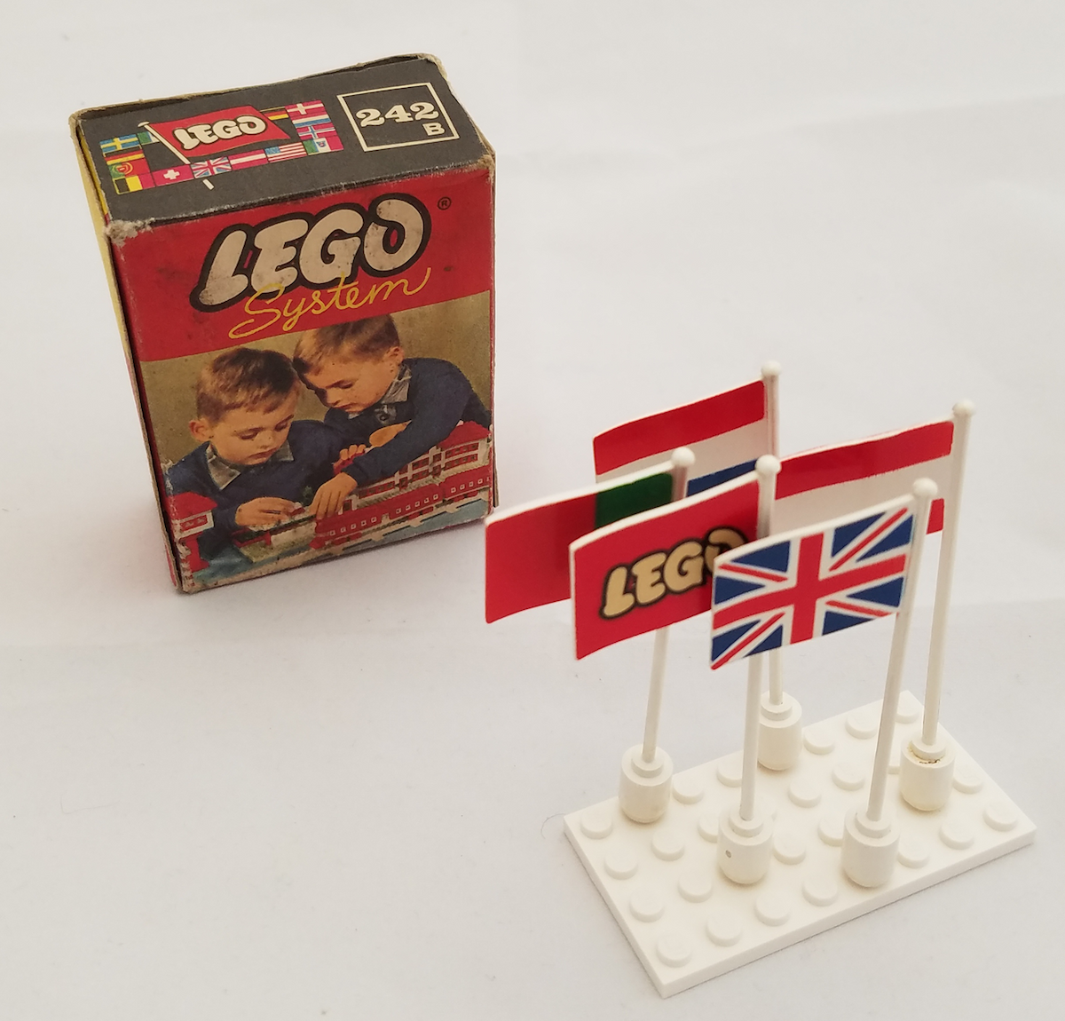 International Flags - Britain, France, Austria, Portugal, LEGO LEGO set (#242B-1)