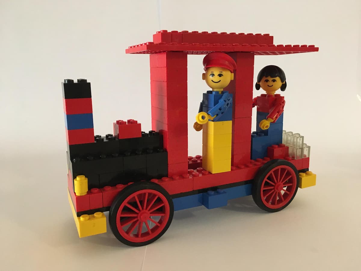 Locomotive with Driver & Passenger LEGO set (#252-1)