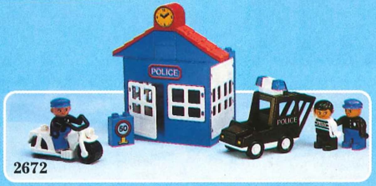 Police Station LEGO set (#2672-1)