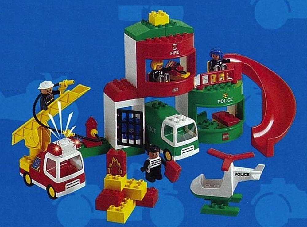 Rescue Station LEGO set (#2811-1)