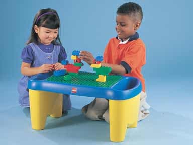 Building Table LEGO set (#3024-1)
