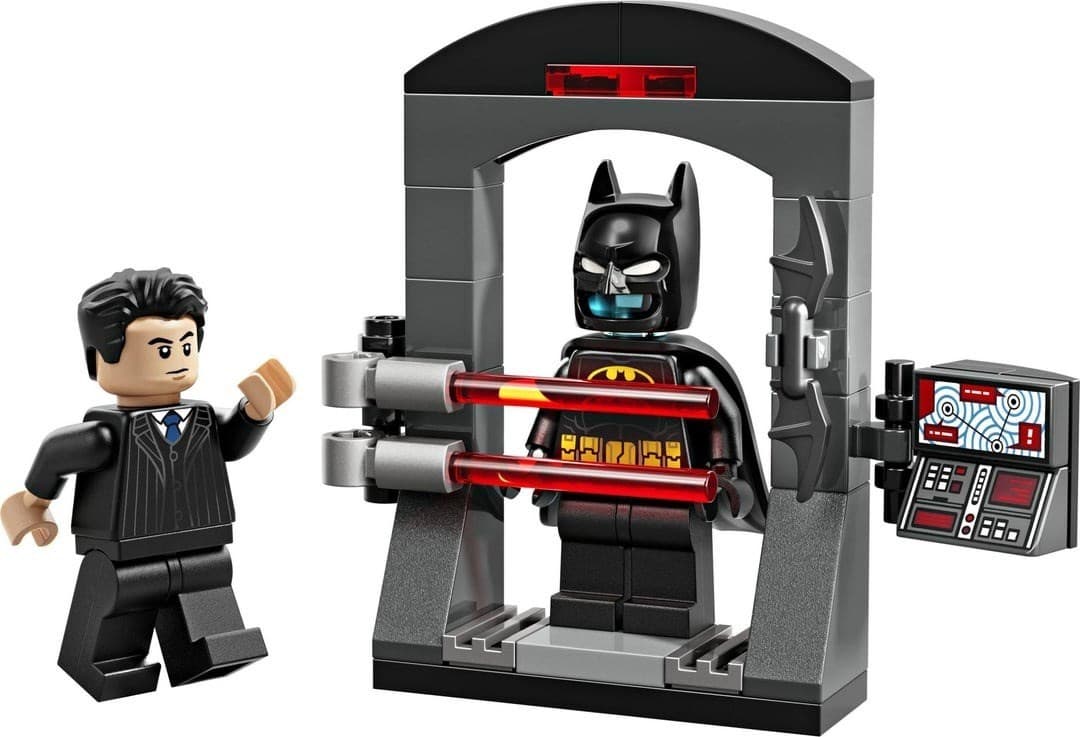 Batman: Bruce Wayne and the Batsuit LEGO set (#30726-1)