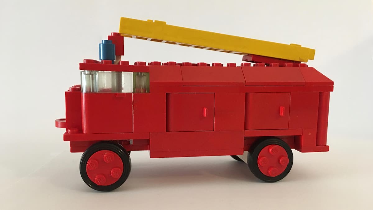 Fire Engine LEGO set (#336-1)