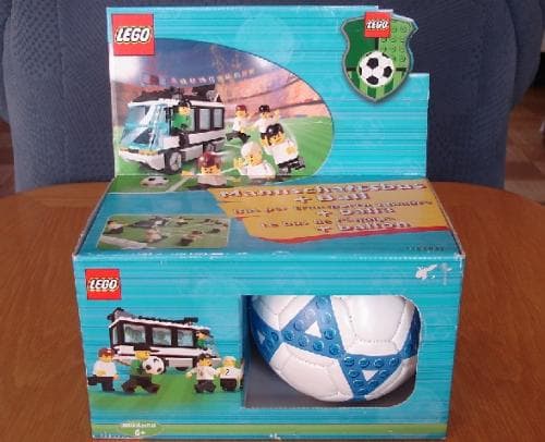 Team Bus with Ball LEGO set (#3404-2)