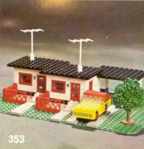 Terrace House with Car and Garage LEGO set (#353-1)