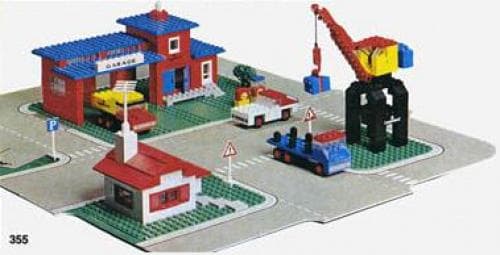 Town Center Set with Roadways LEGO set (#355-1)