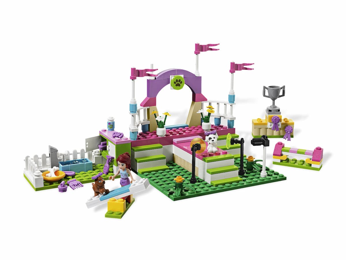 Heartlake Dog Show LEGO set (#3942-1, 2012)