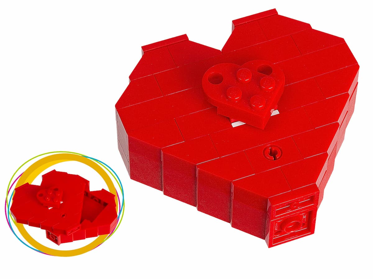 Valentine's Day Heart Box LEGO set (#40051-1)