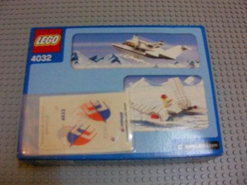 Passenger Plane - Malaysian Air Version LEGO set (#4032-12)