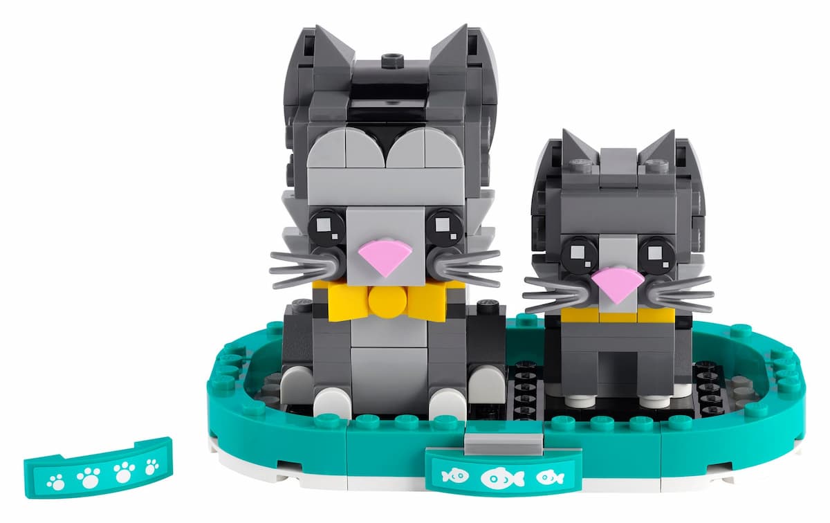 Shorthair Cat and Kitten LEGO set (#40441-1)