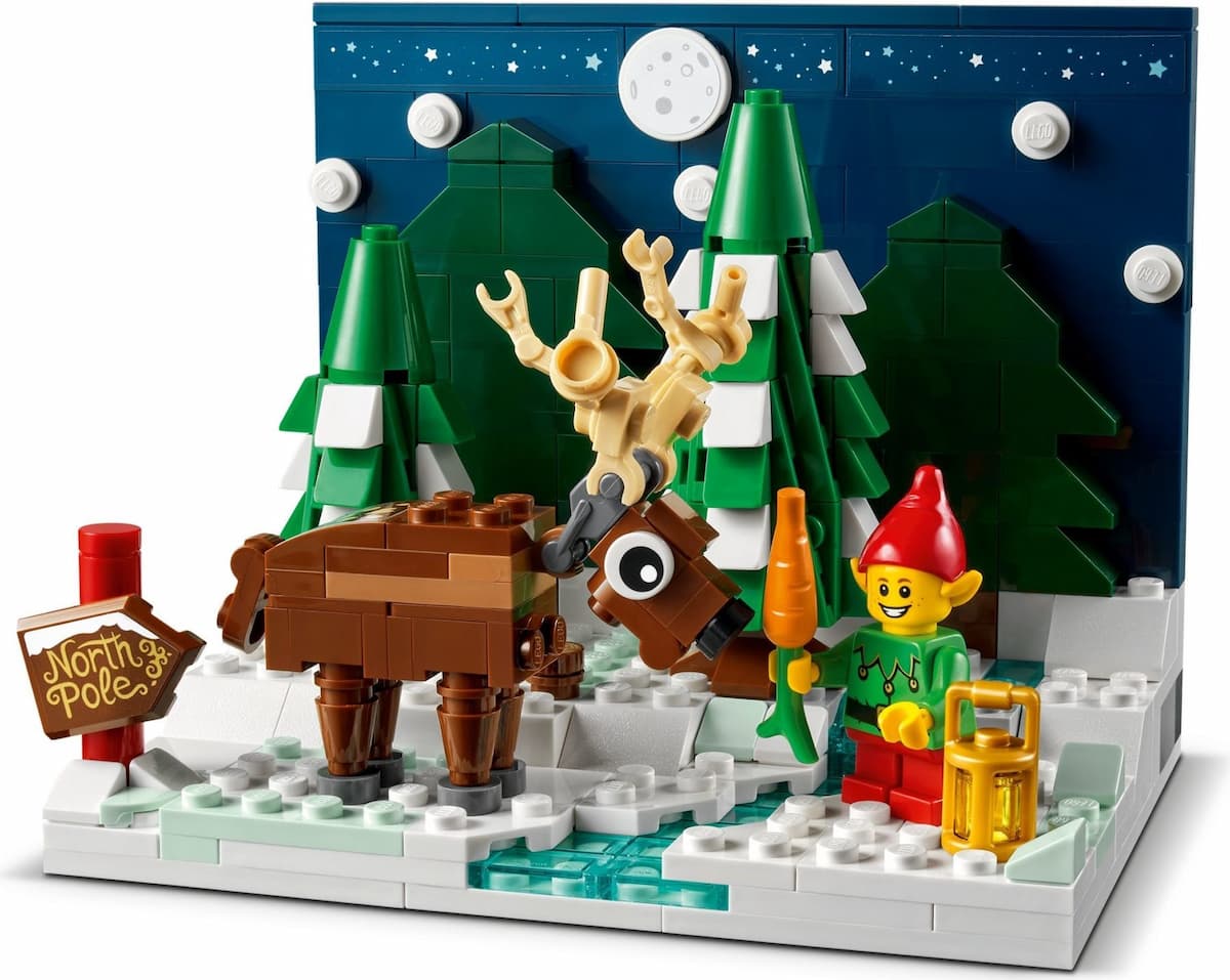 Santa's Front Yard LEGO set (#40484-1)