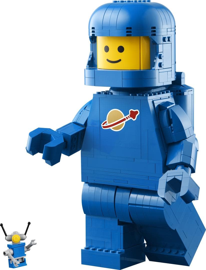 Up-Scaled Blue Astronaut Minifigure LEGO set (#40921-1)
