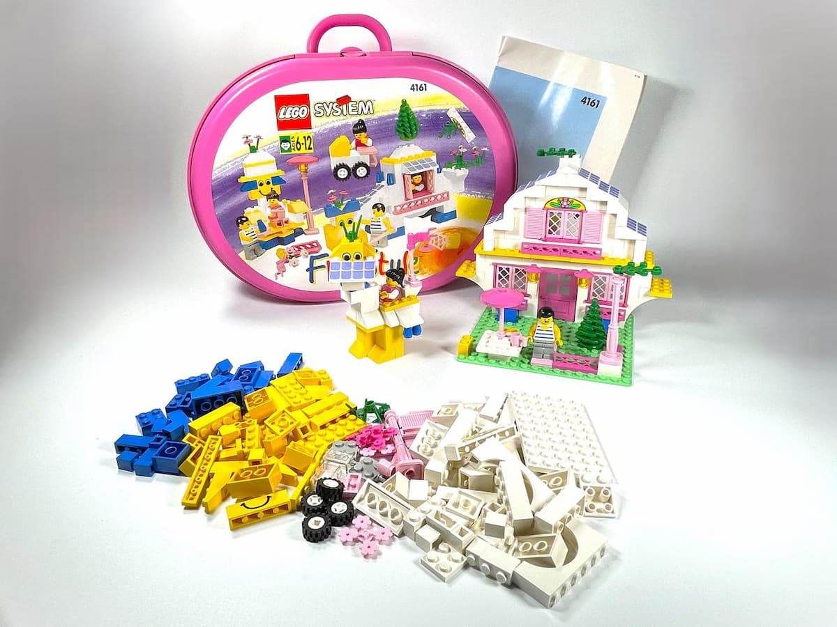 Girl's Freestyle Suitcase LEGO set (#4161-1)