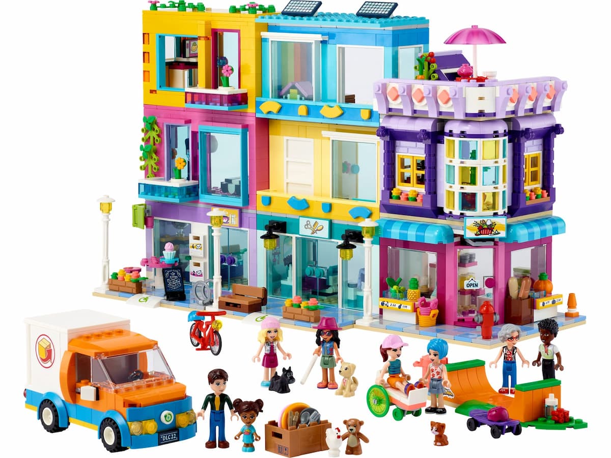Main Street Building LEGO set (#41704-1)
