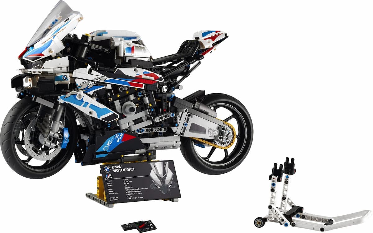 BMW Motorrad M 1000 RR LEGO set (#42130-1)