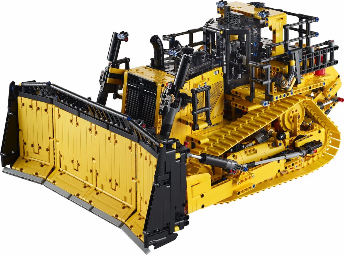 Cat D11 Bulldozer LEGO set (#42131-1)