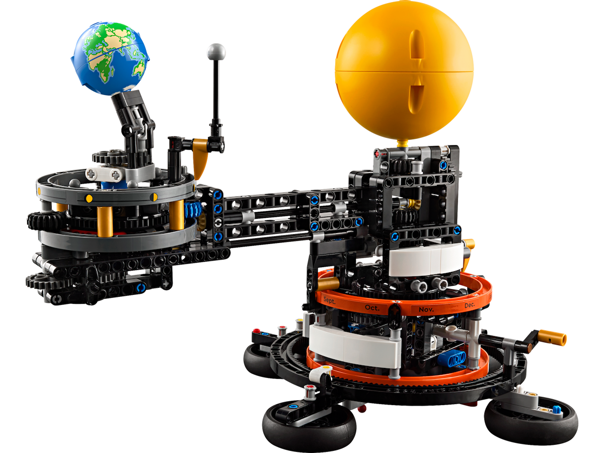 Planet Earth and Moon in Orbit LEGO set (#42179-1)