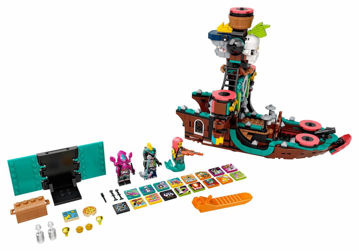 Punk Pirate Ship LEGO set (#43114-1)