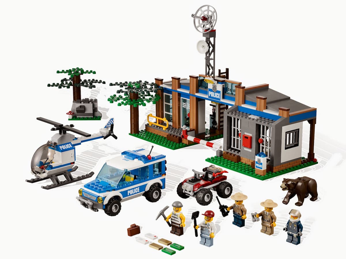 Forest Police Station LEGO set (#4440-1)
