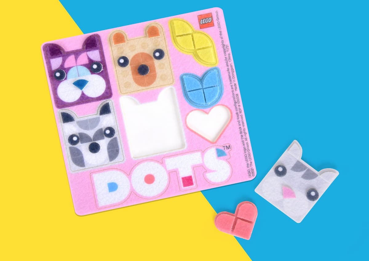 DOTS Felt Stickers LEGO Gear set (#5007219-1, 2022)