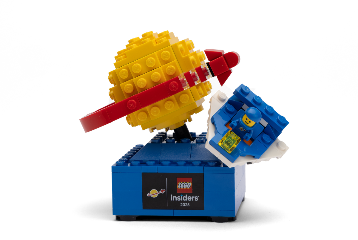 Retro Space Explorer LEGO set (#5009806-1)