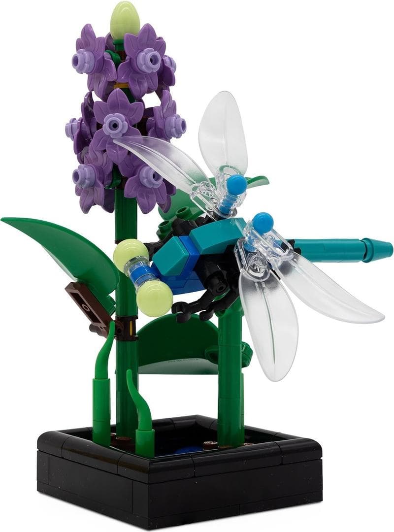 Dragonfly Garden LEGO set (#5009934-1)