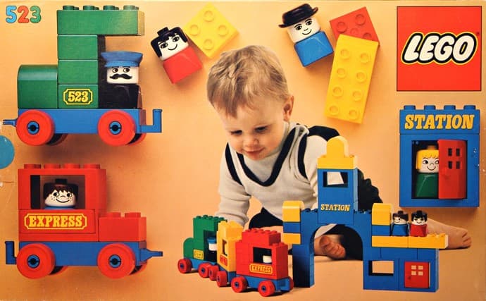 Train and Station LEGO set (#523-1)