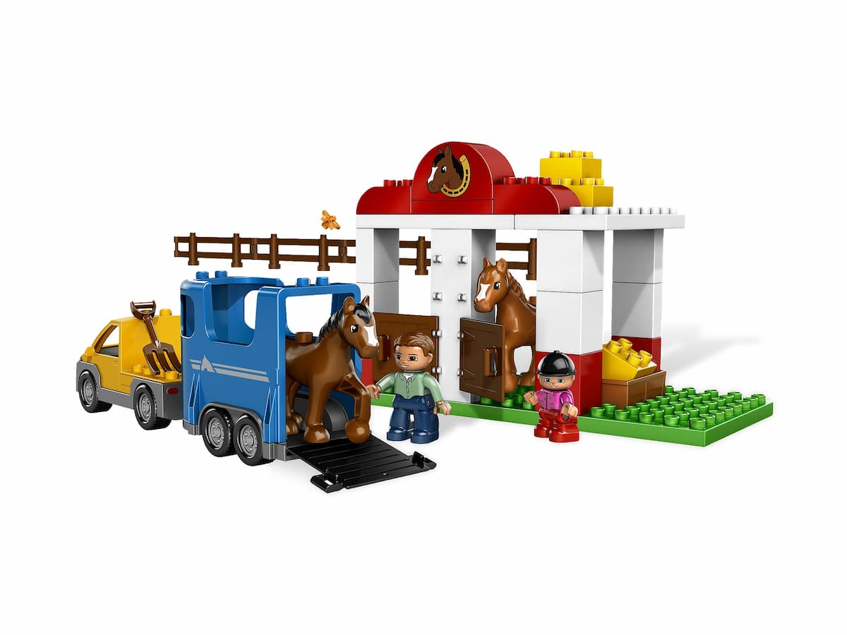 Horse Stables LEGO set (#5648-1)