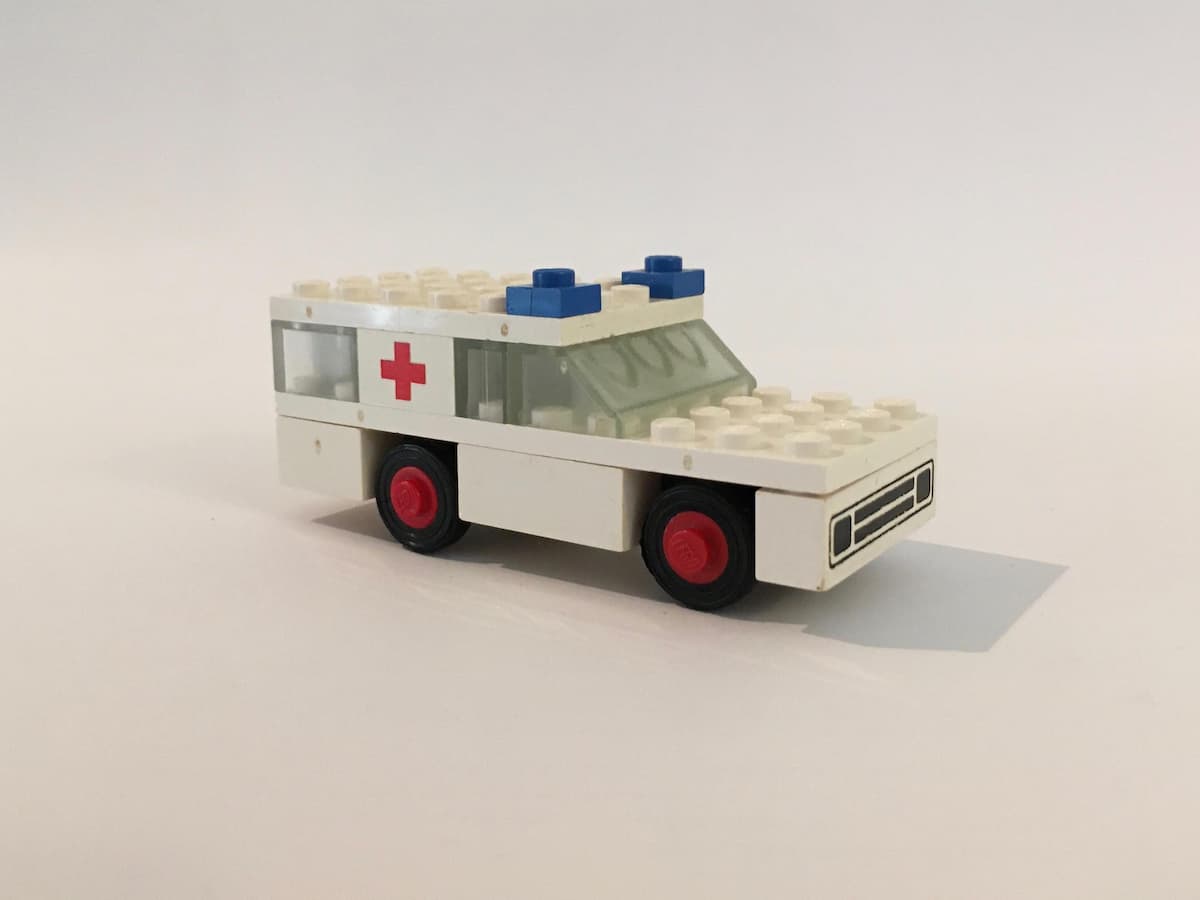 Ambulance LEGO set (#600-1)