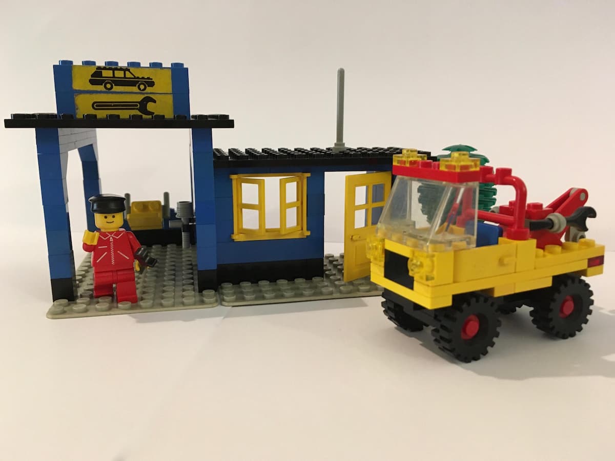 Auto Service Station LEGO set (#6363-1)