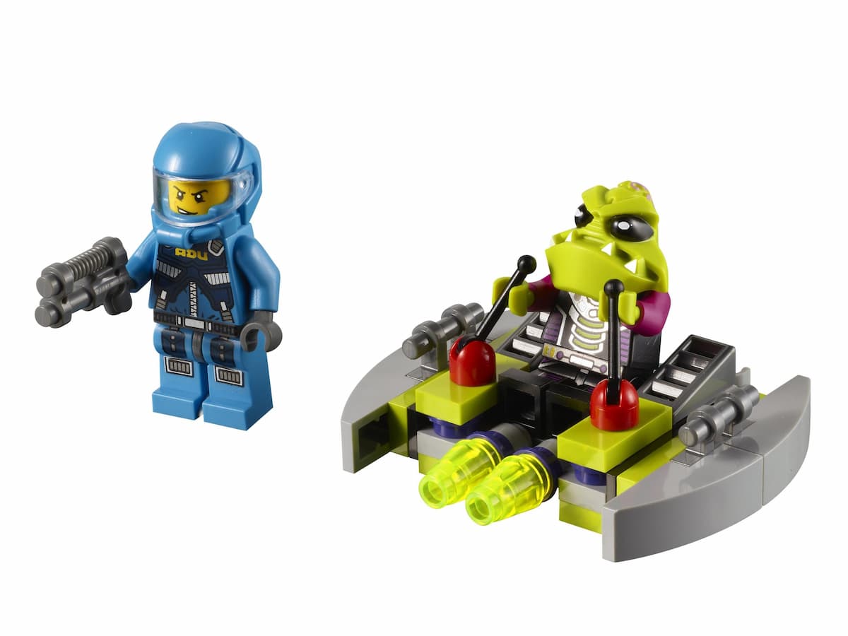 Alien Striker LEGO set (#7049-1)
