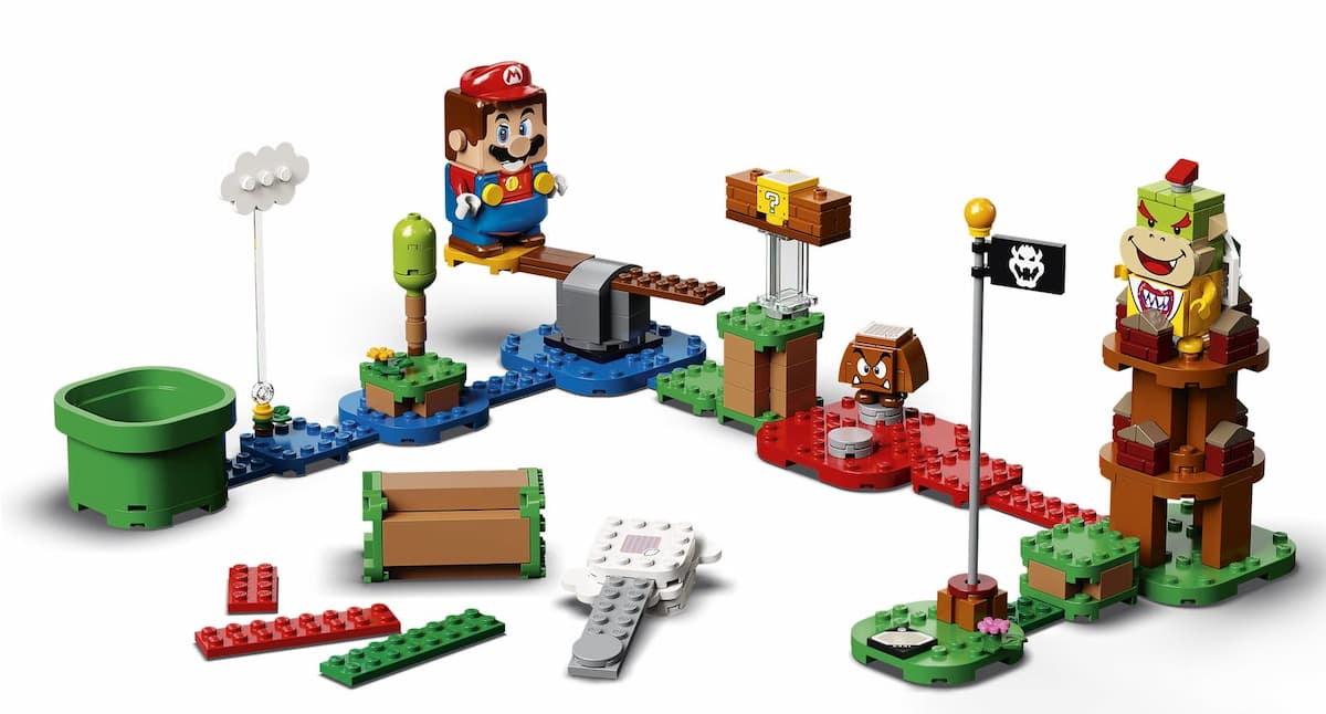 Adventures with Mario Starter Course LEGO set (#71360-1)