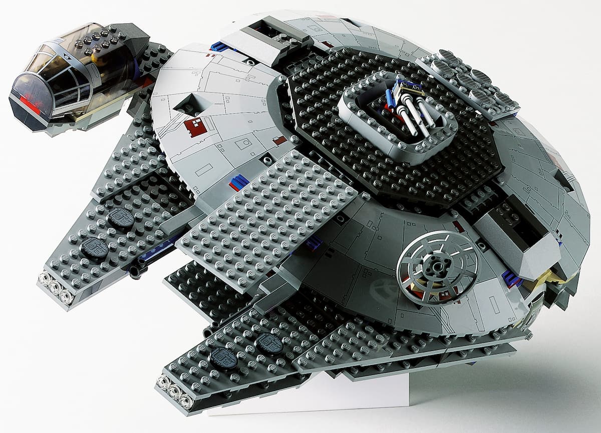 Millennium Falcon LEGO set (#7190-1)