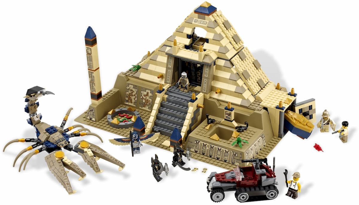 Scorpion Pyramid LEGO set (#7327-1)