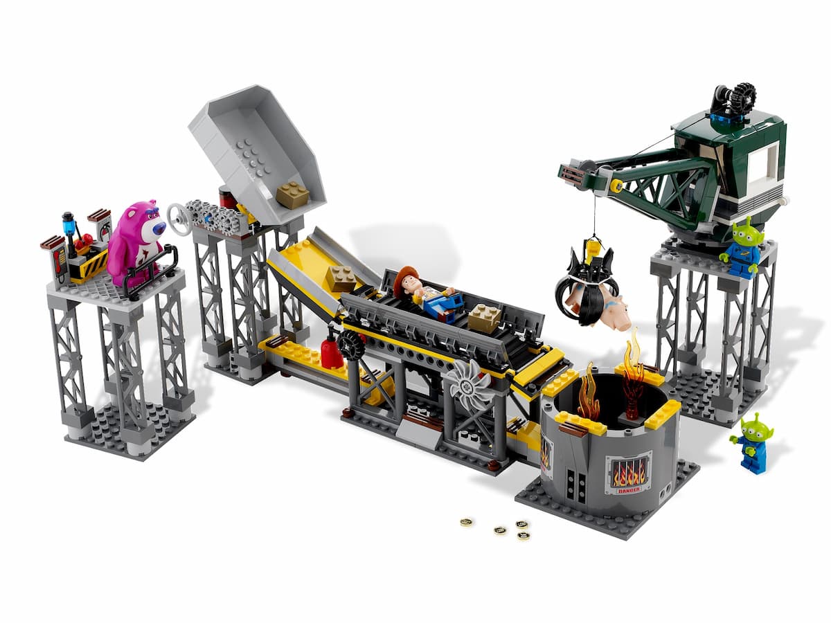 Trash Compactor Escape LEGO set (#7596-1)