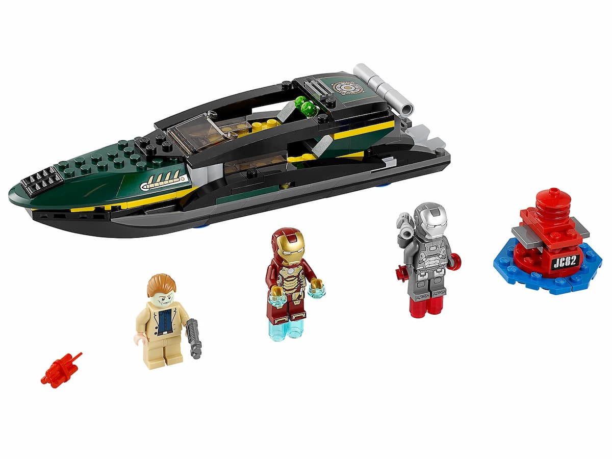 Iron Man: Extremis Sea Port Battle LEGO set (#76006-1)